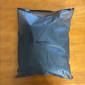 Black Limo Essentials Fear of God 2025, Men’s Large